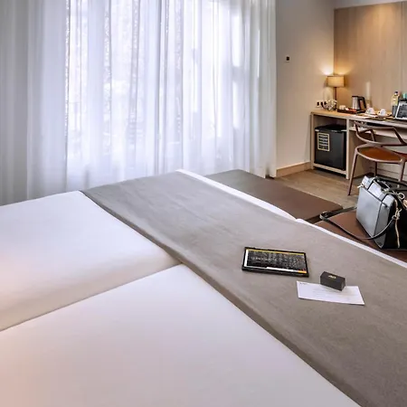 Отель Serhs Rivoli Rambla 4*